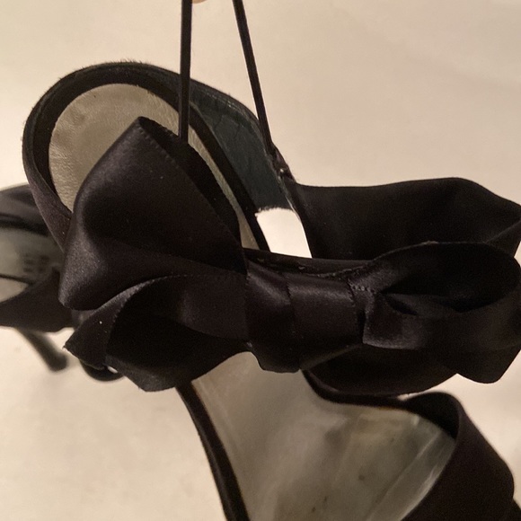 Stuart Weitzman - Black Satin Strappy High Heel Sandals Satin Bow Accent Sz 9.5M - Picture 12 of 12